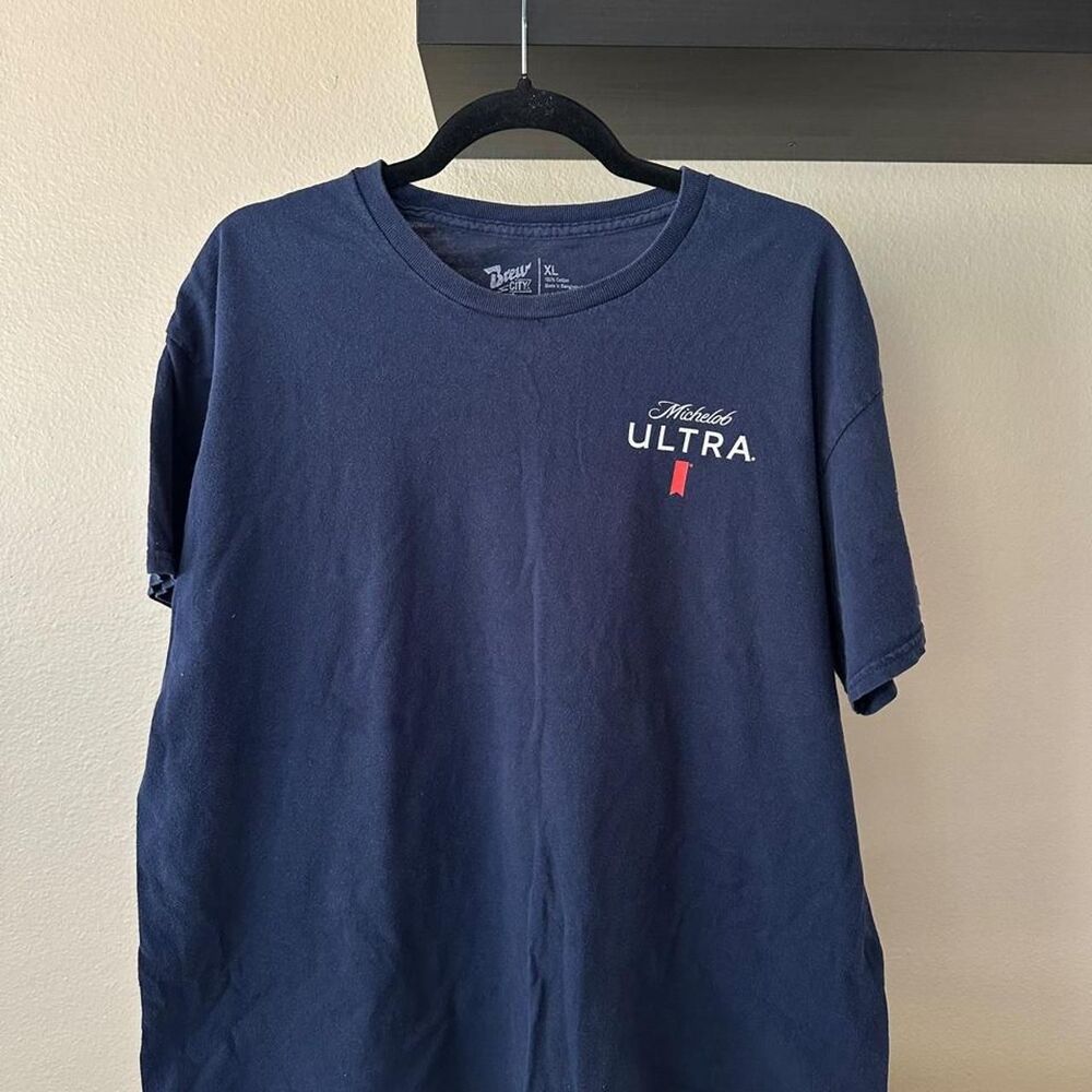 Unbranded Men's Navy and Blue T-shirt
